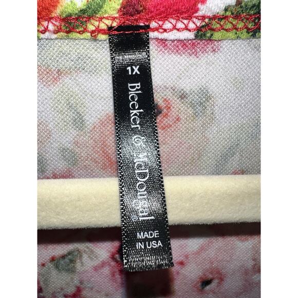 Bleeker & McDougal Women's 1X Red Floral Short Sleeve Shirt - Picture 4 of 12